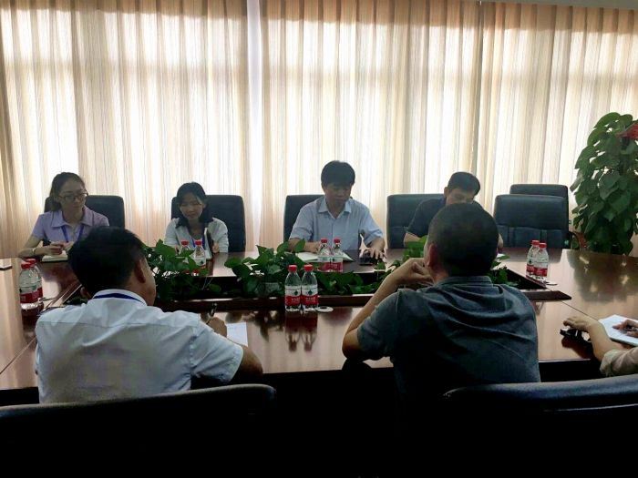 1002座谈会现场。。。。。李梅凤摄.jpg