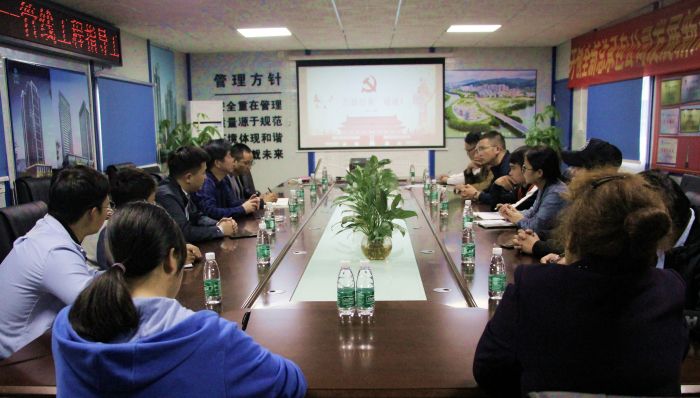 聚会现场交流。。。。。。。。王莹摄影。。。。。。。。1.jpg