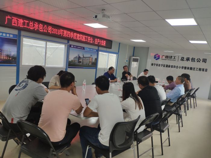 聚会现场。。。。。。。陈华蓉 摄.jpg