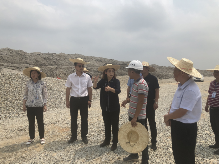 2实地审查施工现场。。。。。。。。卢丽君 摄700.png