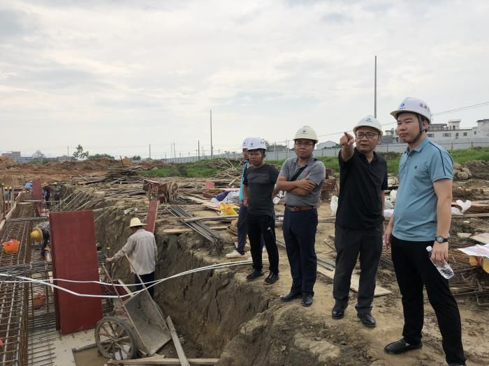 3检查现场。。。。。。。。农丰华 摄700.jpg