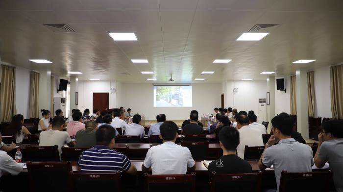 9.1聚会现场。。。。。。。。李立云 摄700.JPG