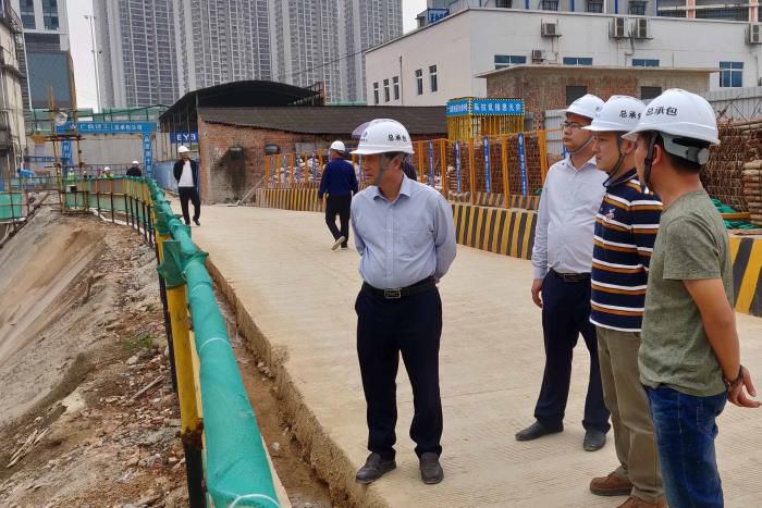 4检查现场。。。。。。。。周元教 摄700.jpg