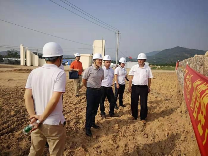 3.1检查现场。。。。。。梁红玉 摄700.jpg