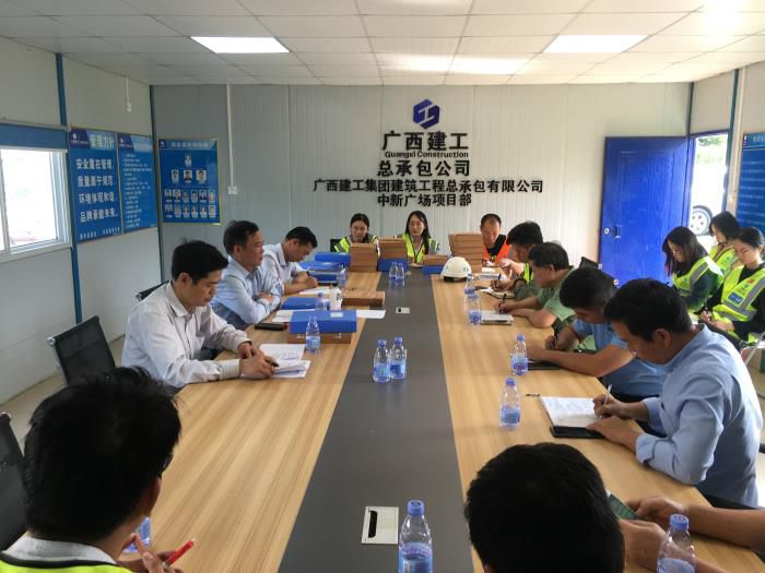 1.1聚会现场。。。。。。。覃洪浩 摄700.jpg