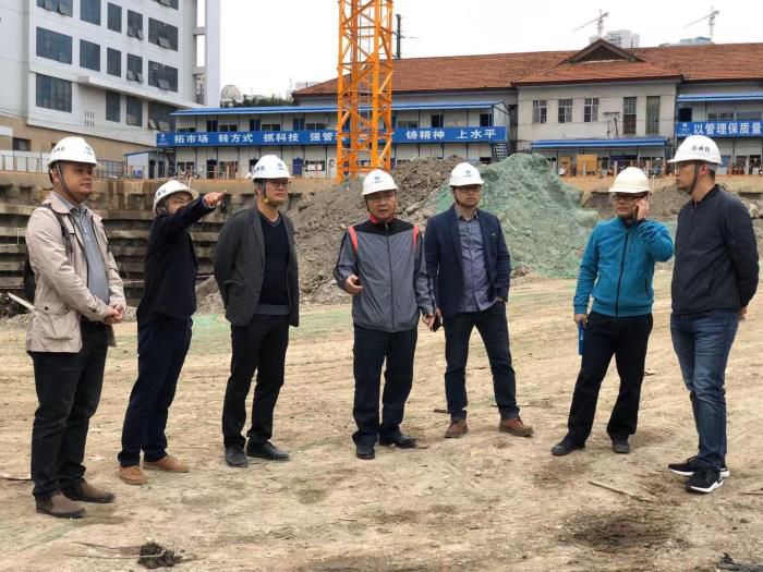 5.2陆烜带队到直属分公司民族苑项目检查。。。。。。 朱文海 摄700.jpg