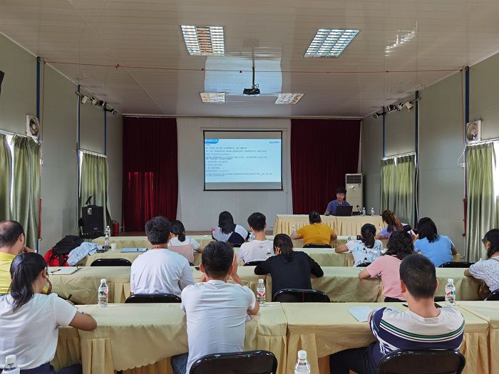 培训会现场。。。。。。。王莹摄.jpg