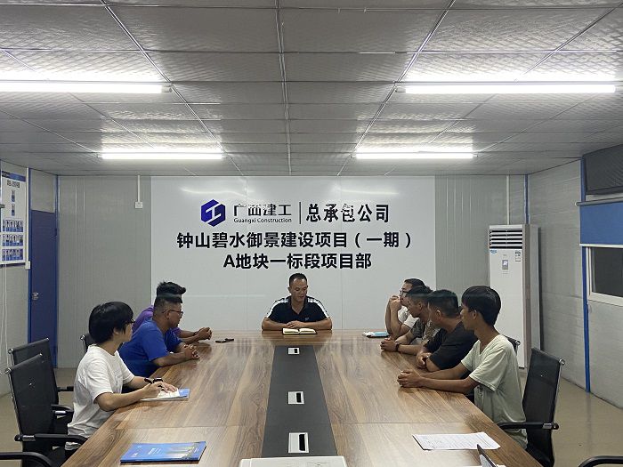 座谈会现场。。。。。。。。韦秀丽 摄.jpg