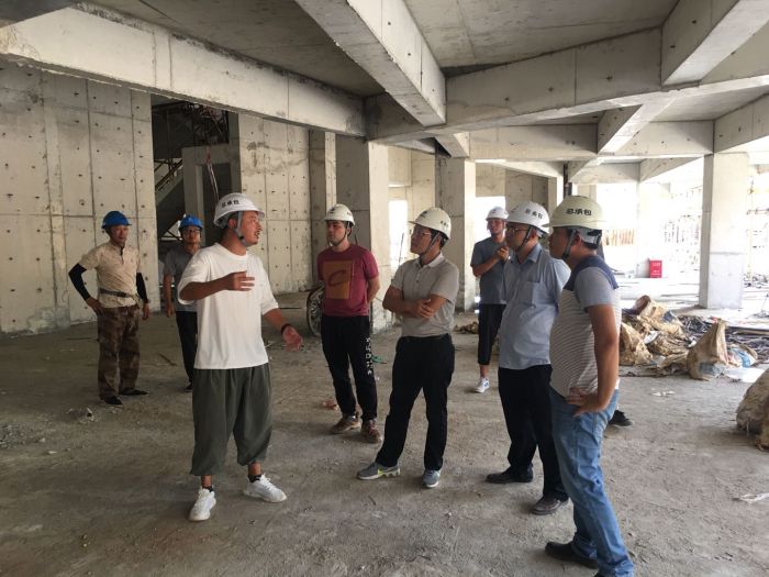 23检查现场。。。。。赵雲 摄.jpg