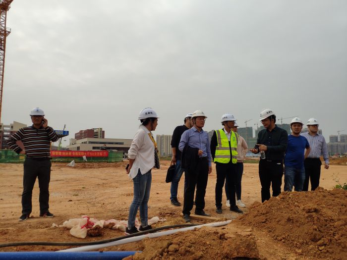 检查现场。。。。。。。 龙兆开 摄.jpg