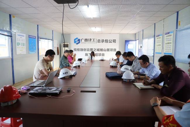 8聚会现场。。。。。杨钰 摄.jpg