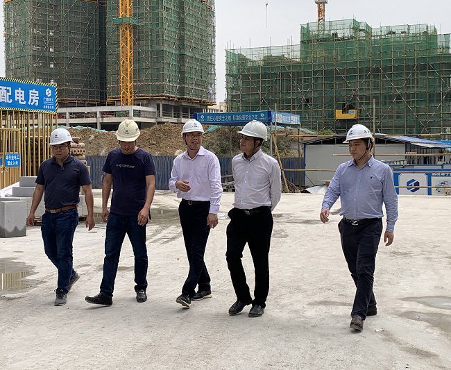 检查现场。。。。。。。。 顾家辉 摄（修图）.jpg