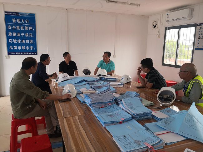 聚会现场。。。。。 杨海 摄（修图）.jpg