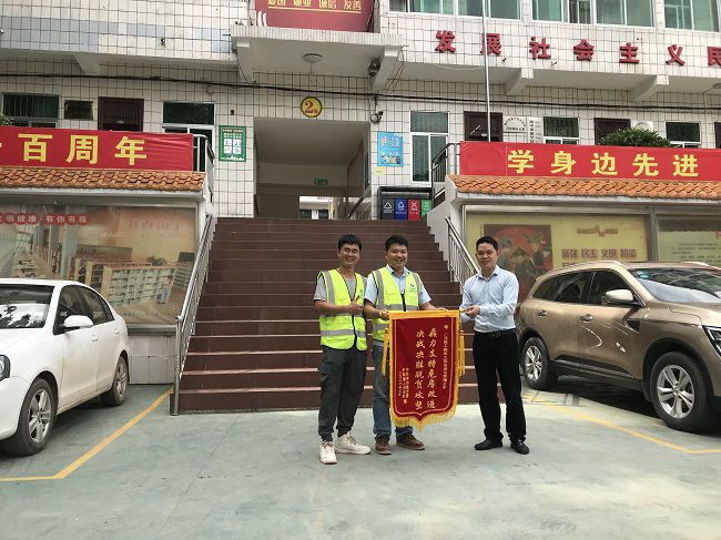 合影。。。。。。。。(修图）.jpg