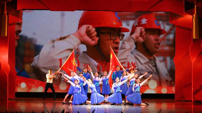 公司原创快板剧《红色精神来领航》。。。。。。。。李立云 摄.jpg