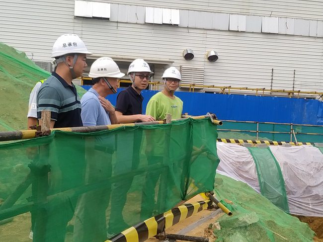 检查现场。。。。。。。。；；；；；；魄苛 摄（修图）.jpg