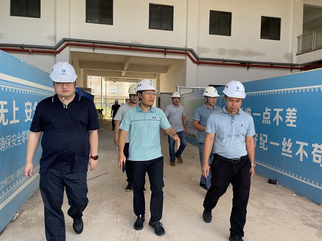 检查现场。。。。。。。刘博群 摄（修图）.jpg