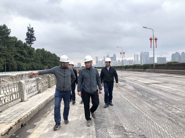 检查现场1。。。。。。林鹏飞 摄（修图）.jpg