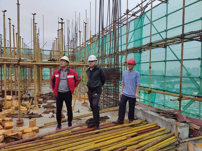 检查项目现场。。。。。卢文清 摄（修图）.jpg