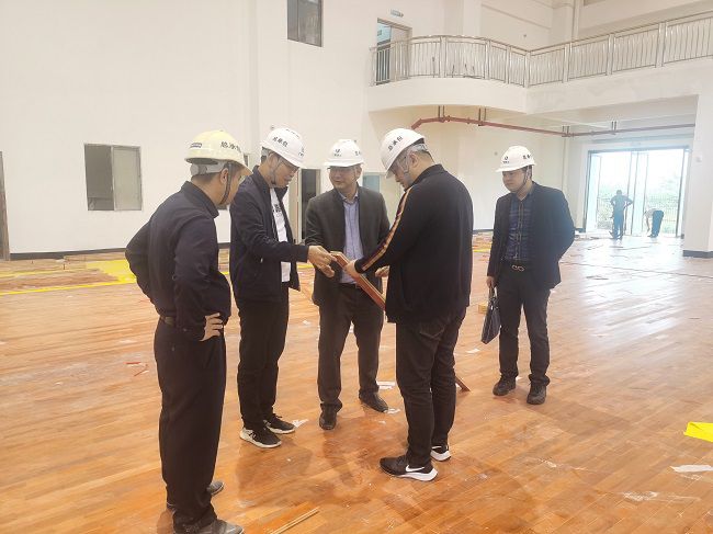 现场指导事情。。。。。刘博群 摄（修图） (2).jpg