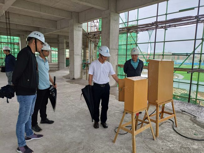 邓少新带队到广西工业职业手艺学院项目检查。。。。。。。龙兆开 摄（修图）.jpg