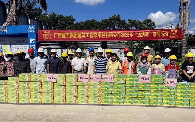 （修图）活动合影。。。。。。容芝雅 摄.jpg