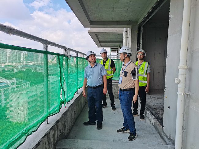 岑廷义深入项目现场检查事情进度。。。。。。。谢秋云 摄（修图）.jpg