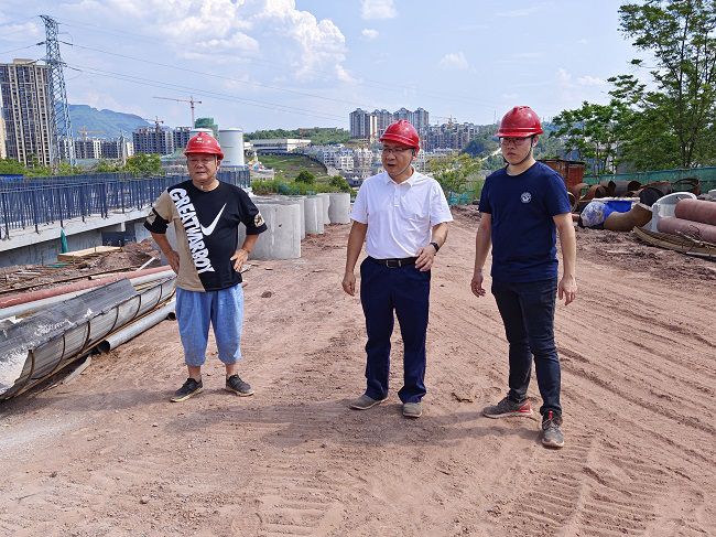 指导现场。。。。。韦武澳 摄（修图）.jpg