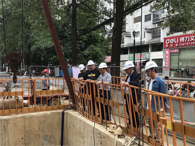 检查现场。。。。。。。韦吉亮 摄（修图）.jpg