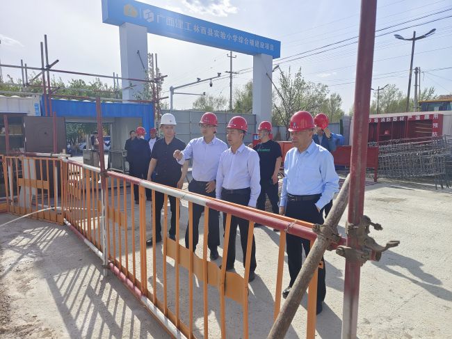 刘威力在现场调研指导。。。。。林鹏飞 摄（修图）.jpg