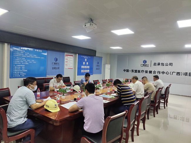 聚会现场。。。。。卢文清 摄（修图）.jpg