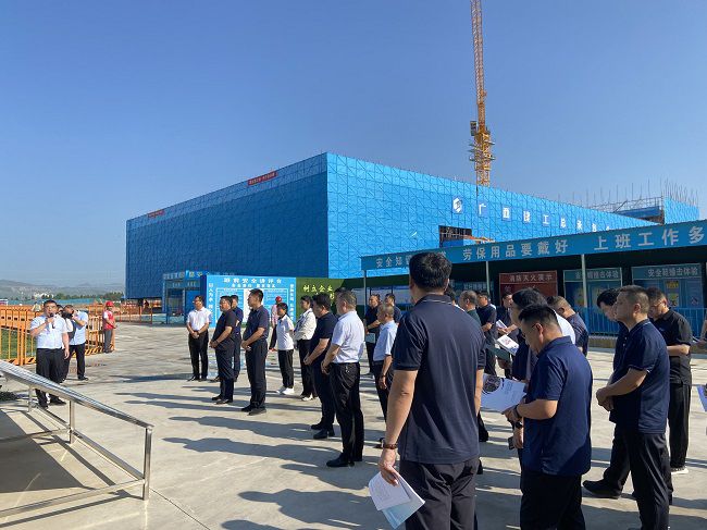 检查现场。。。。。潘扬 摄（修图）.jpg